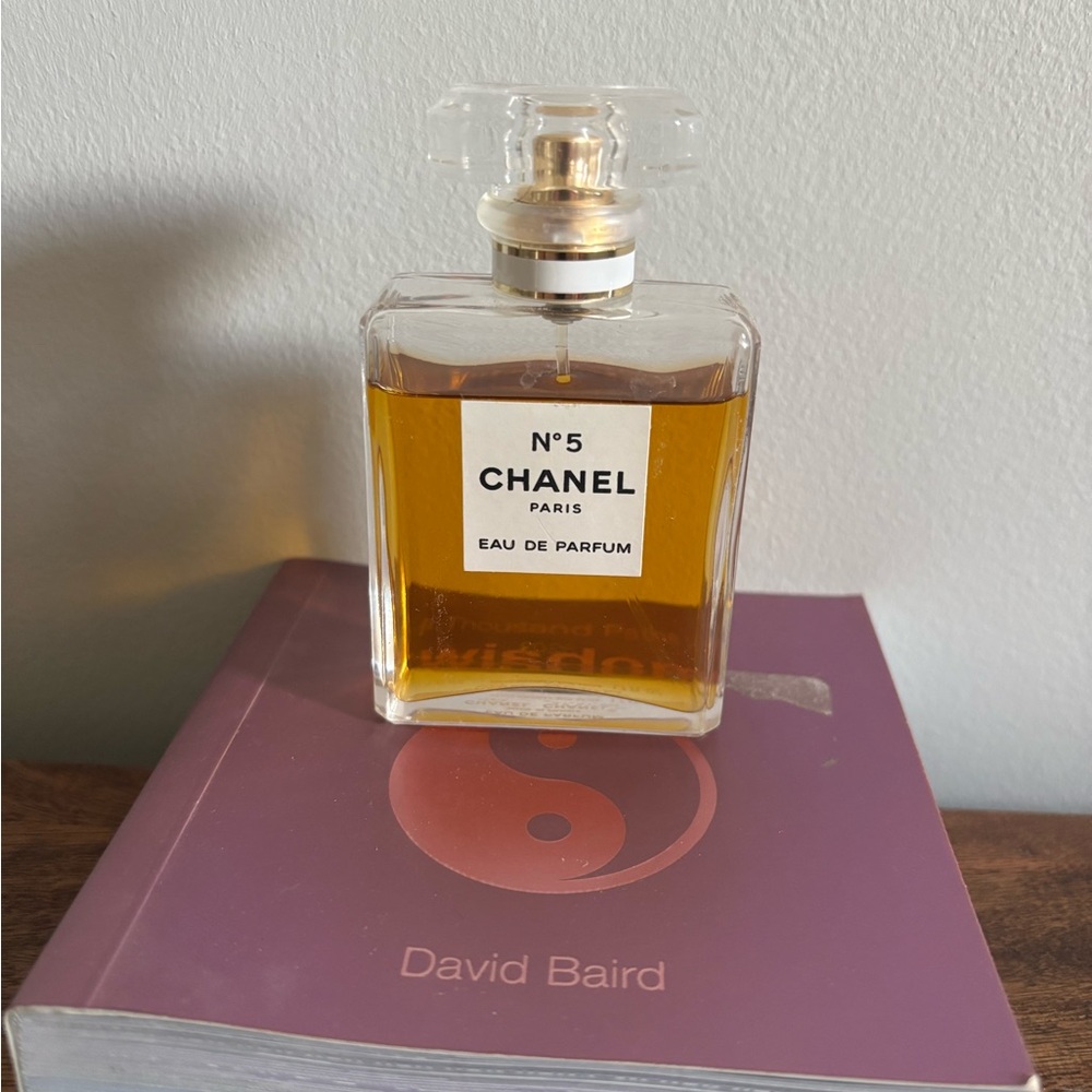 Chanel No. 5 Eau de Parfume ( authentic ) not a knock off!